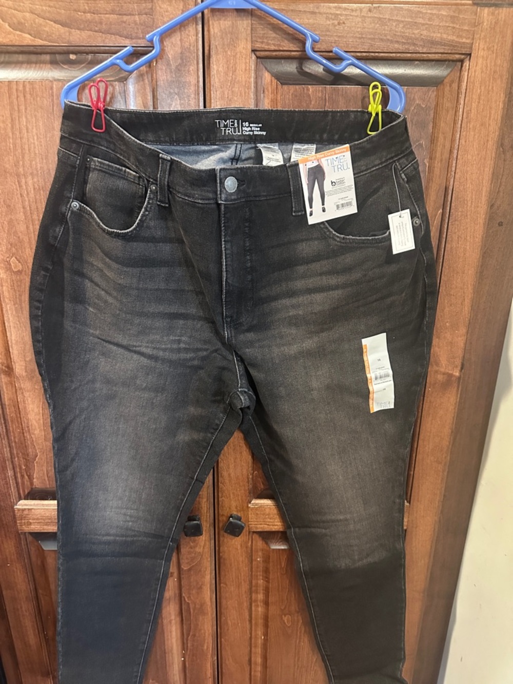Time and Tru Women’s. High Rise  Curvy Skinny Jeans